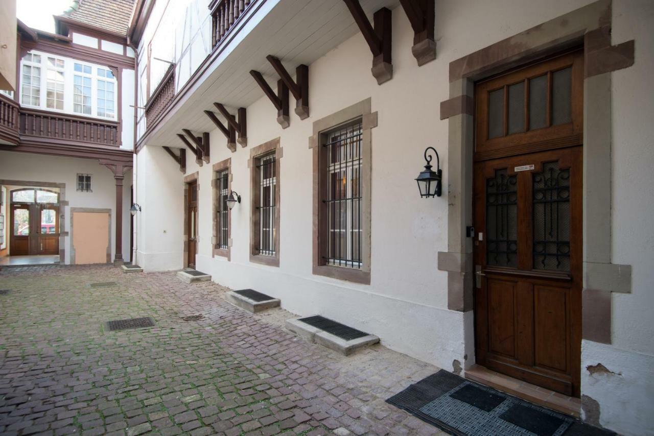 " Mademoiselle " 17 Boulevard Du Champ De Mars Colmar Exterior foto